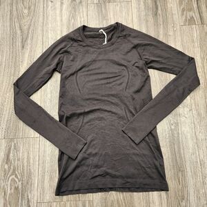Lululemon Black Swifty Tech Long Sleeve Tee Size 8